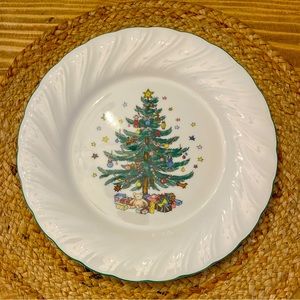 Happy Holidays Christmas 10 1/2 Dinner plate by Nikko.